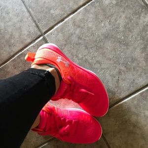 Women’s Under armour sneakers